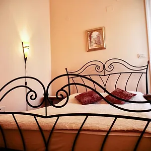 https://apartments-villa-devana.in-istria.net