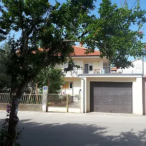 https://apartments-marija-zadar-23000-4.hotelinzadar.com